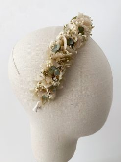 Diadema de flores preservadas Abaca para invitada