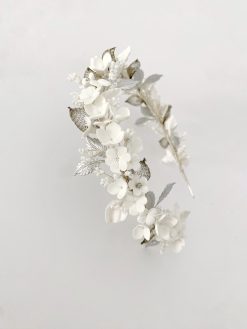 Diadema de flores de porcelana Claremont