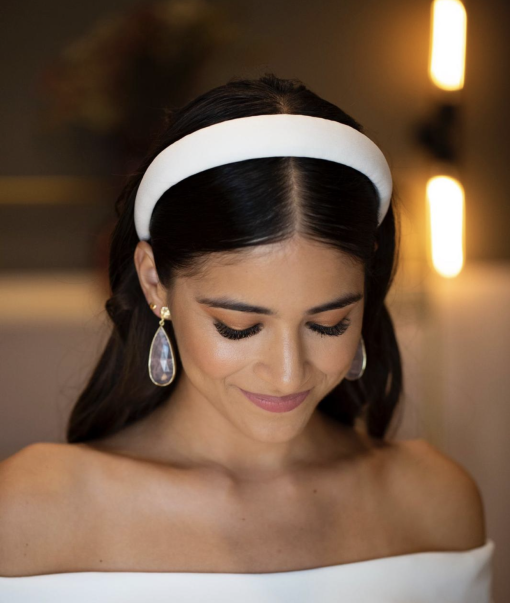 Diadema de novia hecha crepe Freya