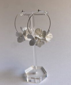 Pendientes de porcelana moldeados a mano, Persea