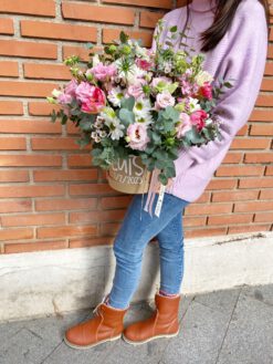 Bombonera de flores naturales personalizada