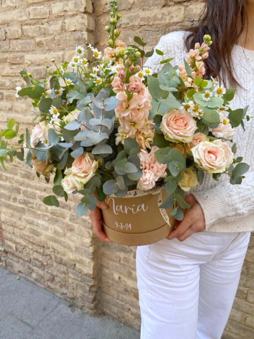 Bombonera de flores naturales personalizada