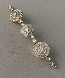 Cubre raíz dorado con cristales. Colocación con peineta. Perfecto para novia.