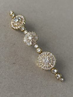 Cubre raíz dorado con cristales. Colocación con peineta. Perfecto para novia.