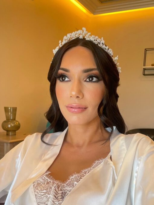 tiara de novia Giorgia. Confeccionada con pasamanería trenzada artesanalmente. Perfecta para novias sencillas y románticas. Escoge acabado plata o dorado.
